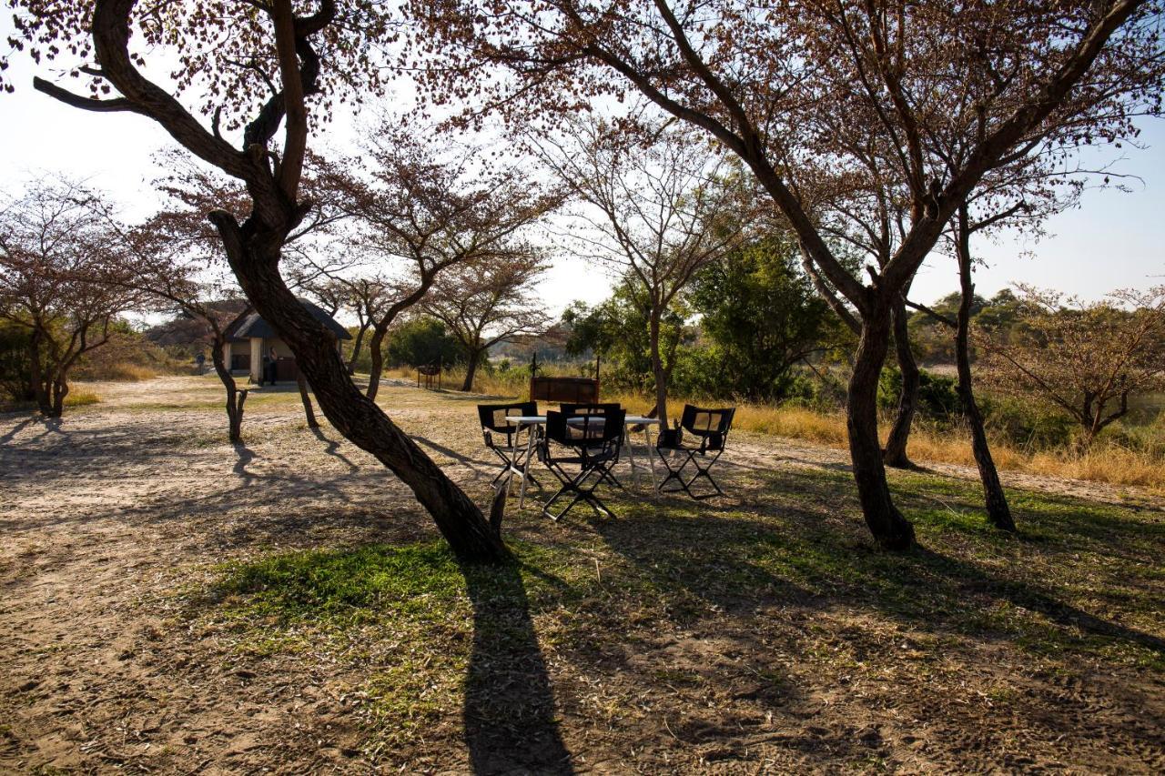 Hakusembe River Campsite รุนดู ภายนอก รูปภาพ